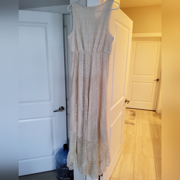 Solitaire by Ravi Khosla Crochet Hi/Lo Maxi Dress - Picture 14 of 16